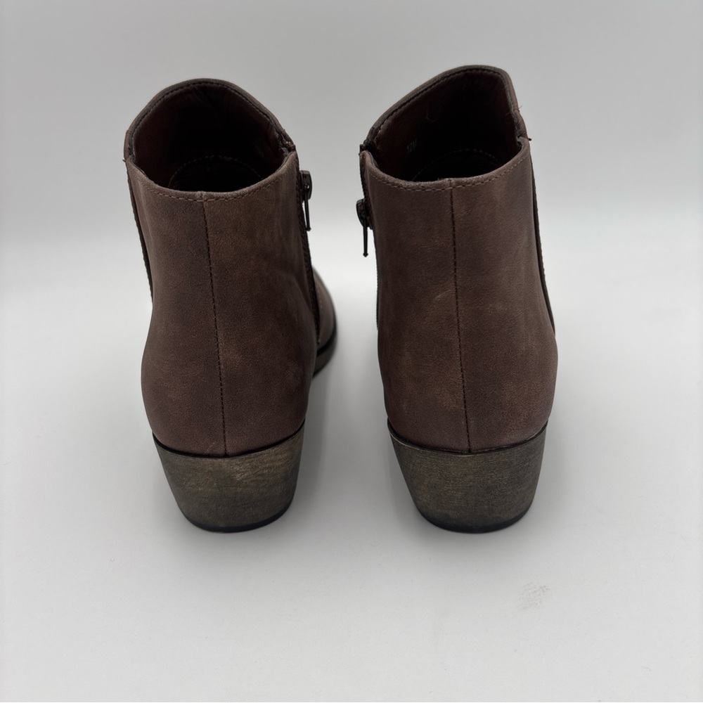 Maurices Men's Chukka Boots in Rich Brown - Picture 3 of 13